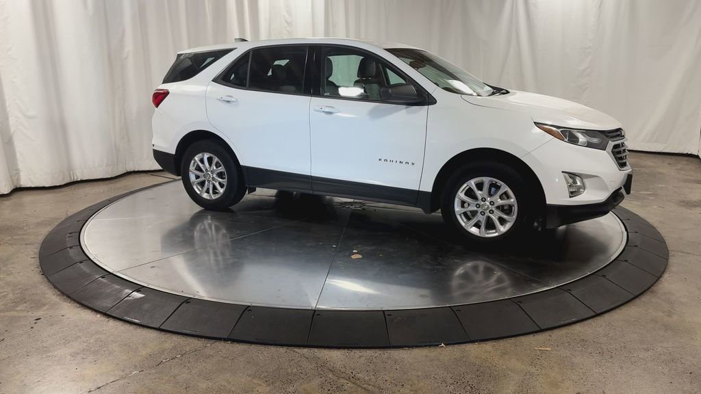 Used 2019 Chevrolet Equinox LS image 3