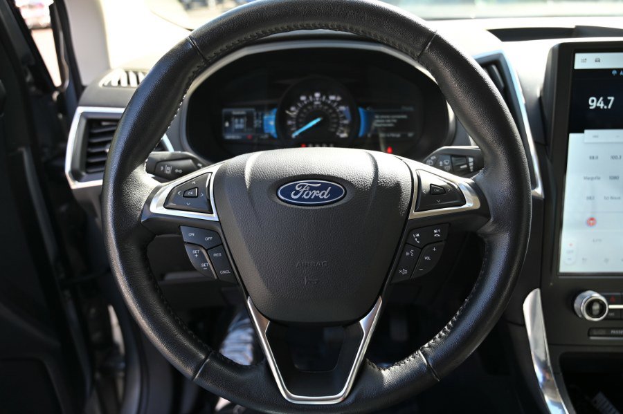 Used 2024 Ford Edge Titanium image 23