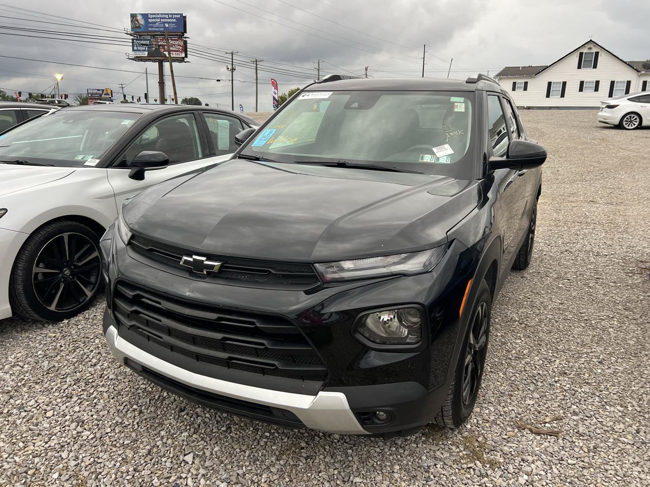 Used 2022 Chevrolet TrailBlazer LT w/ LPO, Blackout Package FWD image 1