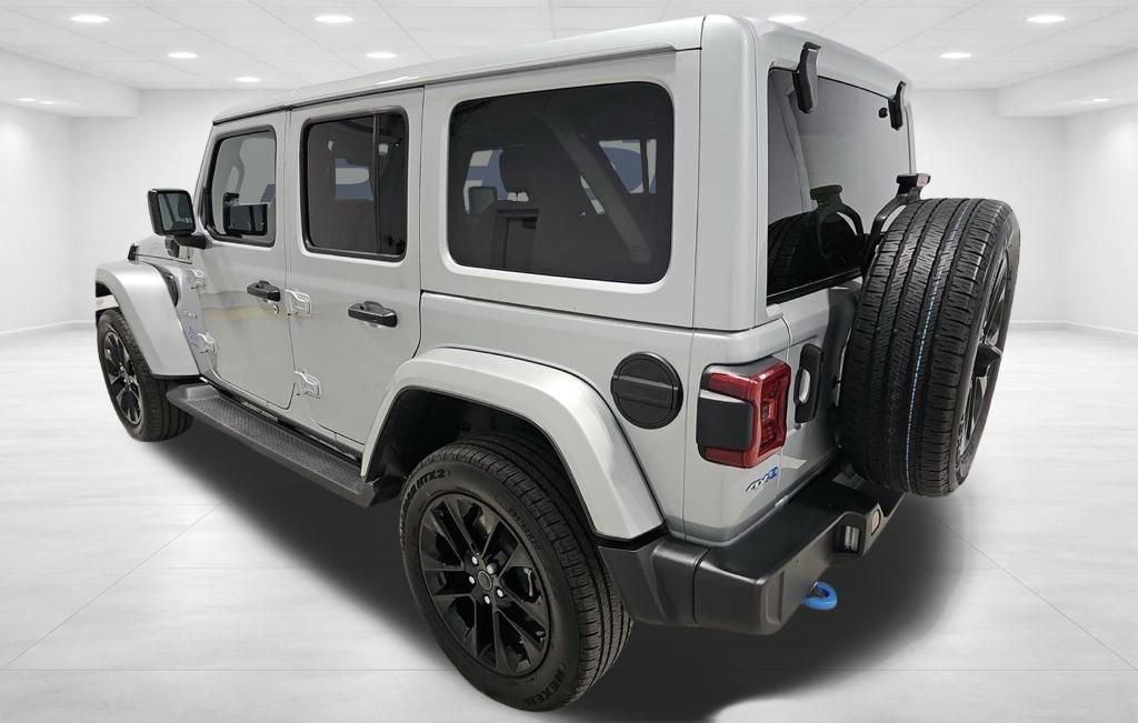 Used 2024 Jeep Wrangler Unlimited Sahara AWD/4WD image 7