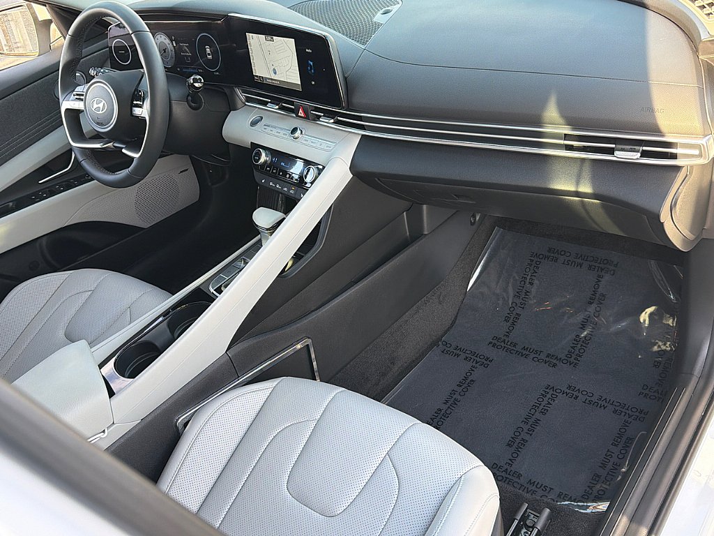 Certified 2025 Hyundai Elantra Limited image 19