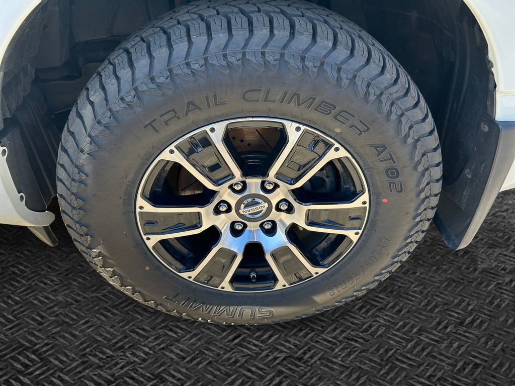 Used 2020 Nissan Titan SV w/ SV Convenience Package image 12