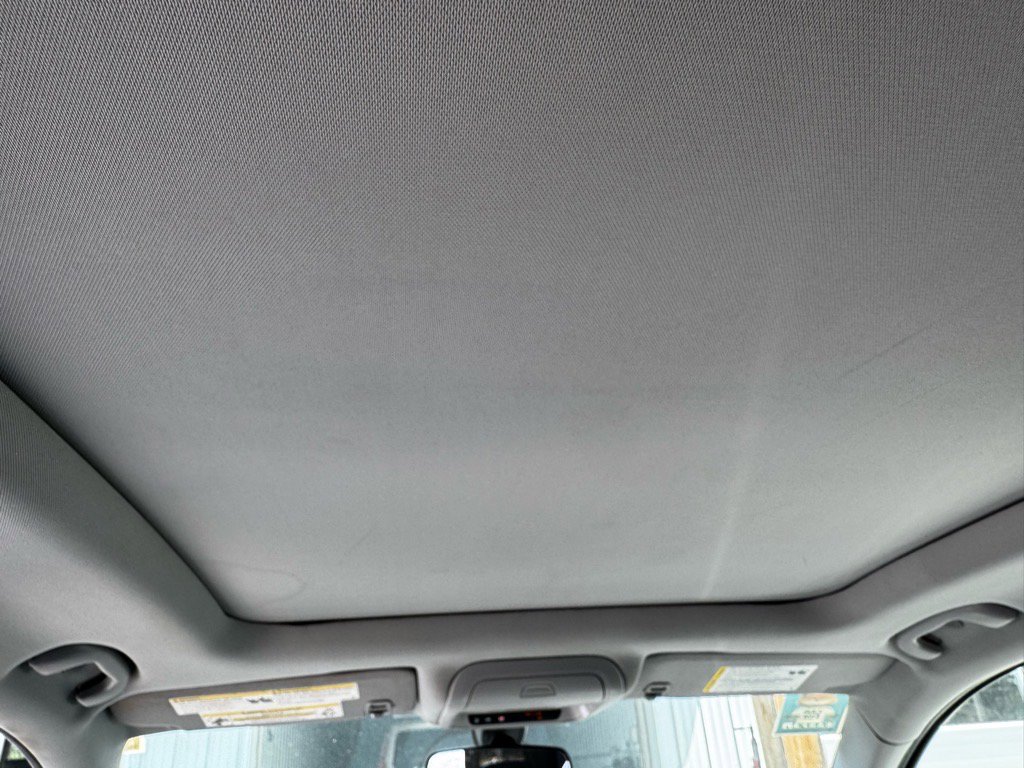 Used 2018 Chevrolet Equinox LT w/ Sun & Infotainment Package image 17