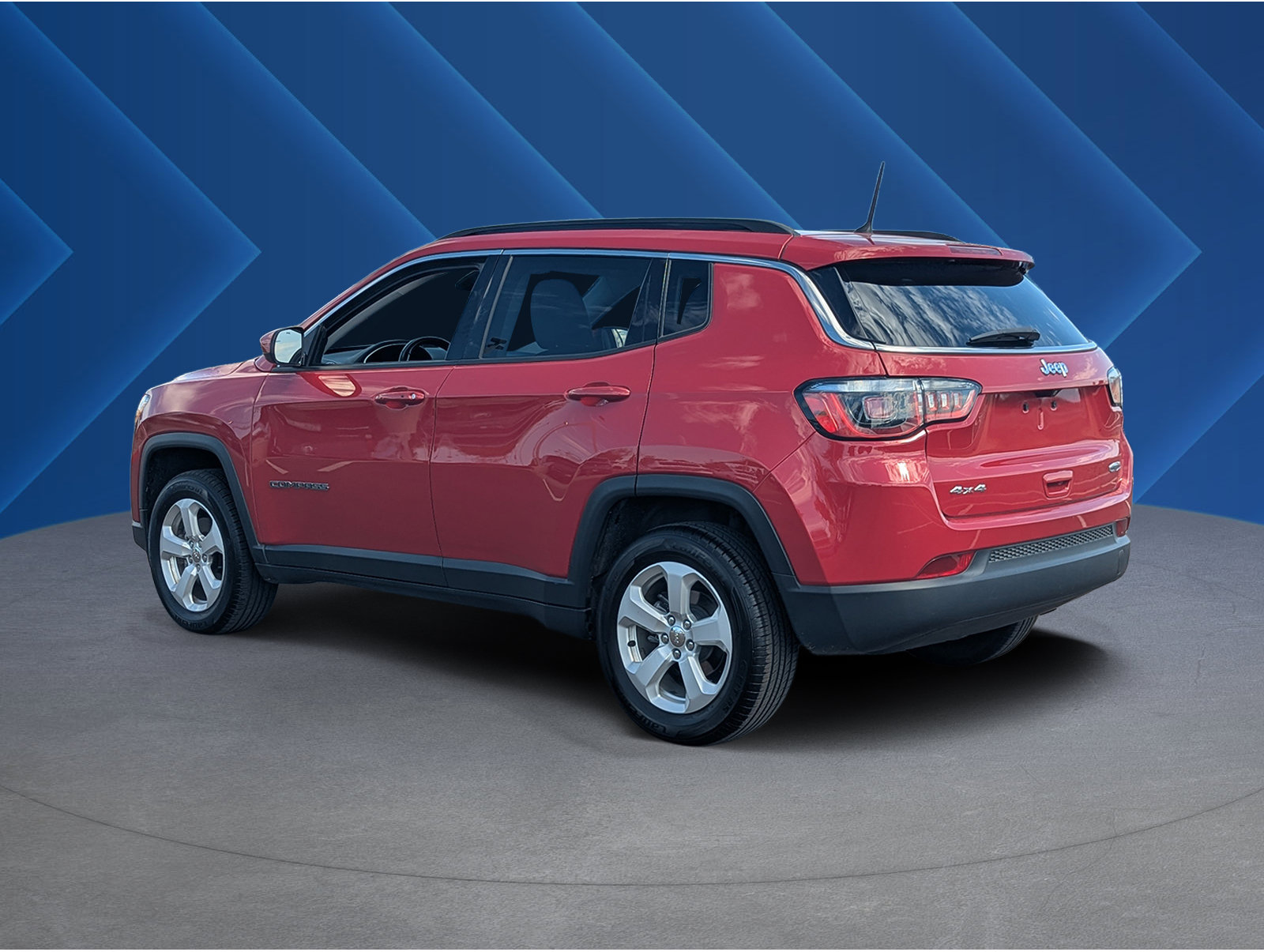 Used 2018 Jeep Compass Latitude w/ Cold Weather Group AWD/4WD image 5