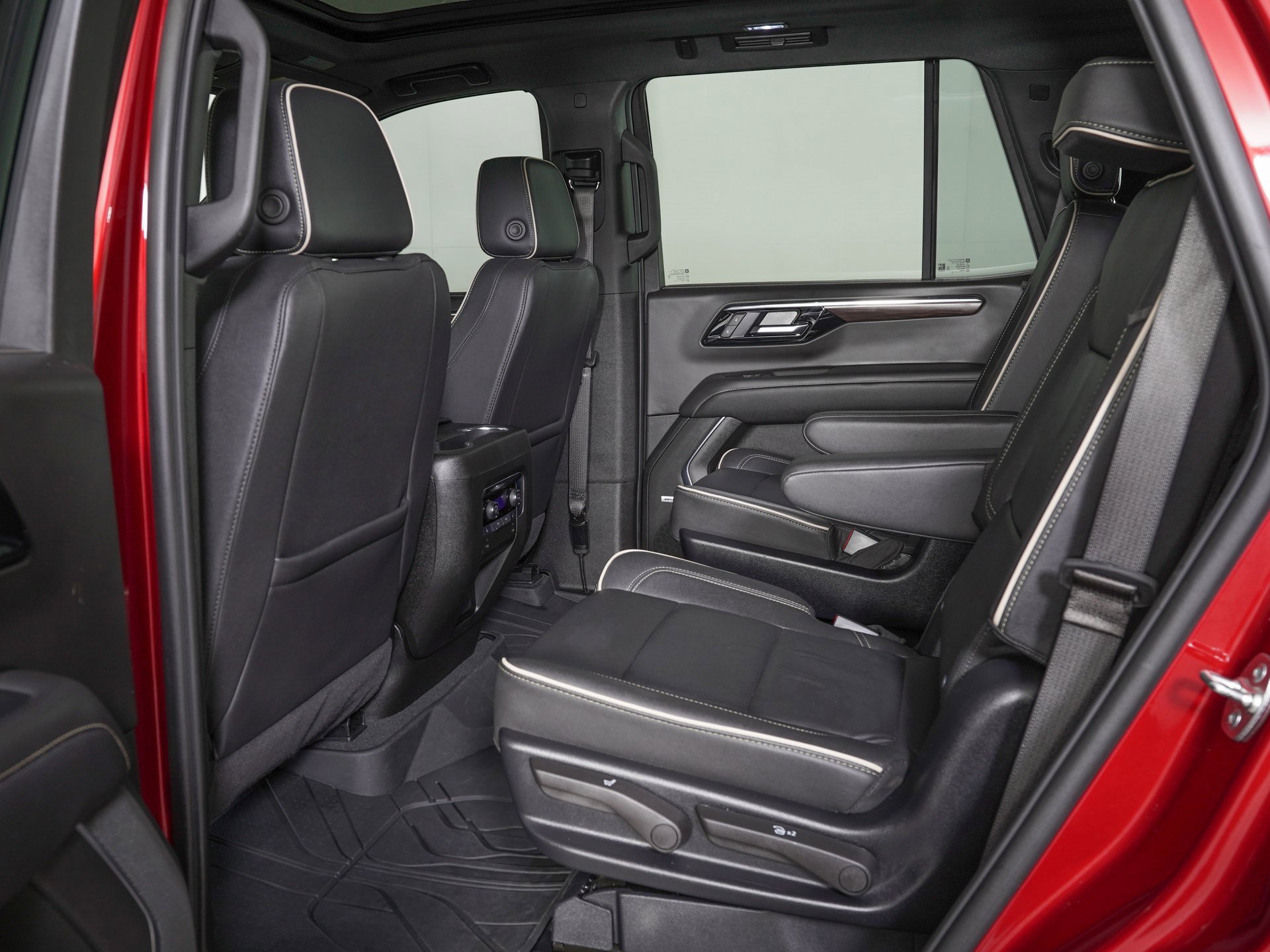 Used 2025 Chevrolet Tahoe Premier w/ Sun And Tow Package image 15