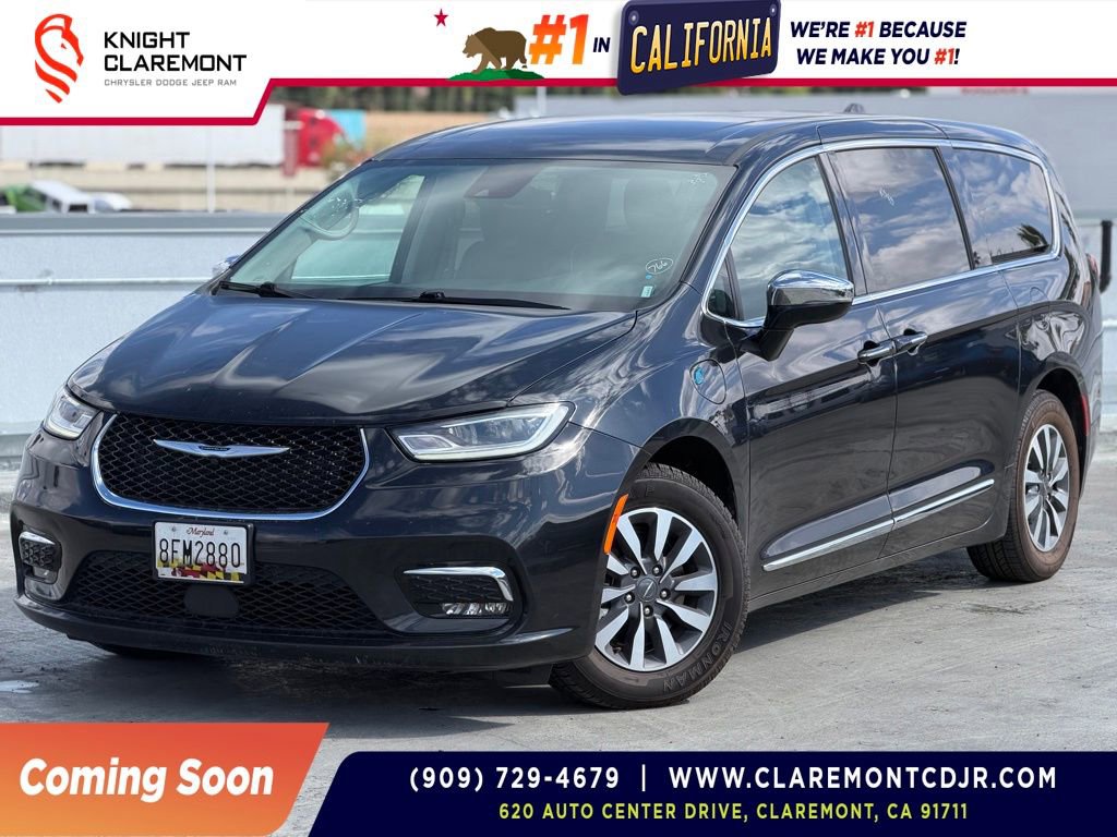 Used 2023 Chrysler Pacifica Limited image 1