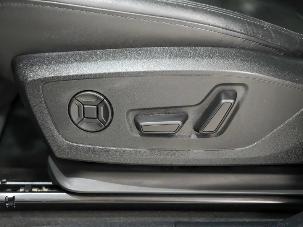 Used 2022 Audi Q3 2.0T Premium w/ Convenience Package AWD/4WD image 22