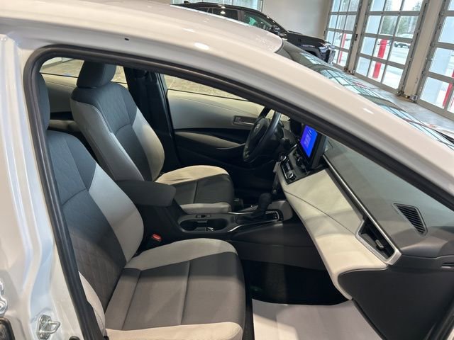 Used 2023 Toyota Corolla LE w/ Carpet Mat Package (TMS) image 15