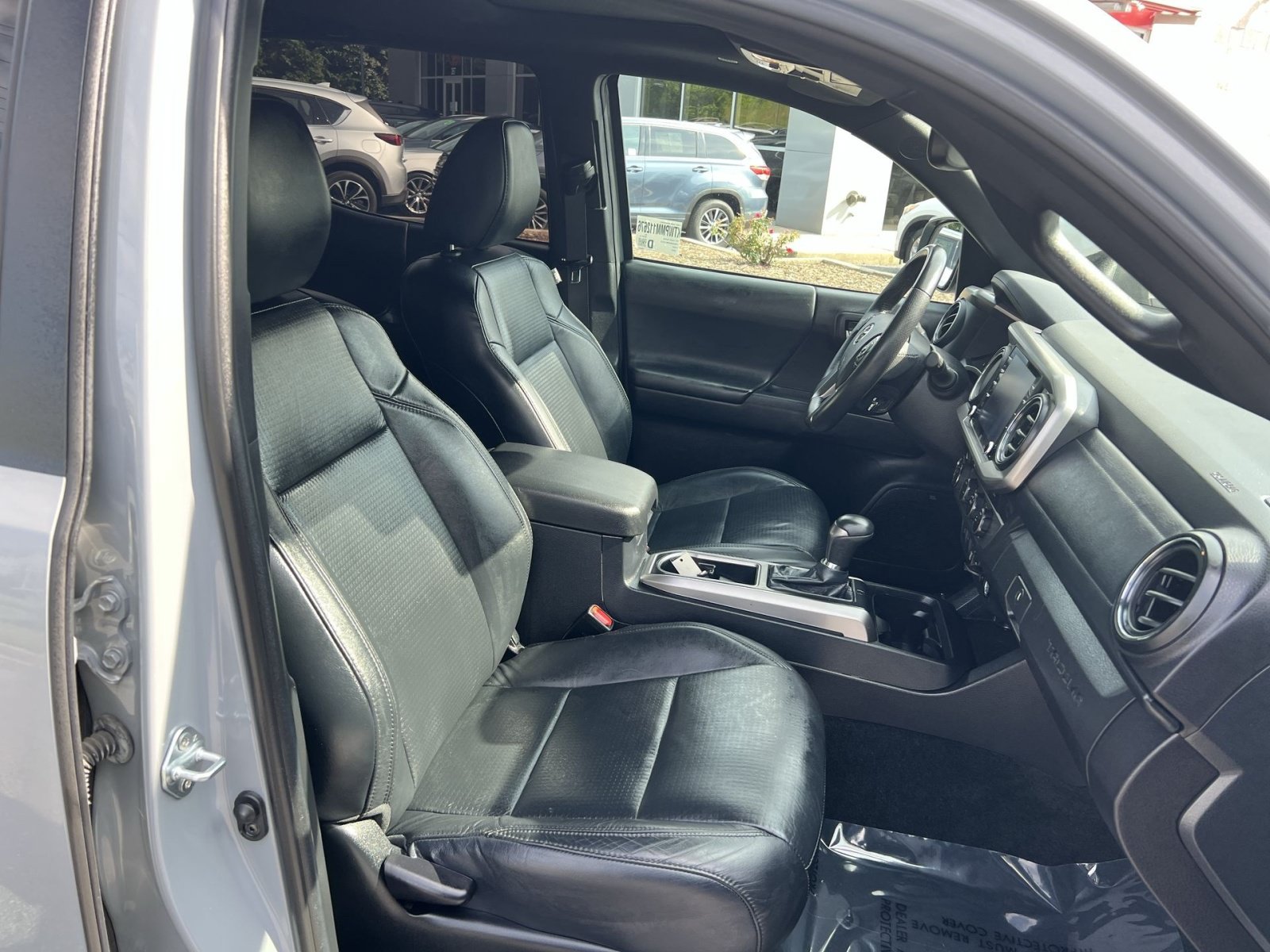 Used 2021 Toyota Tacoma Limited AWD/4WD image 27