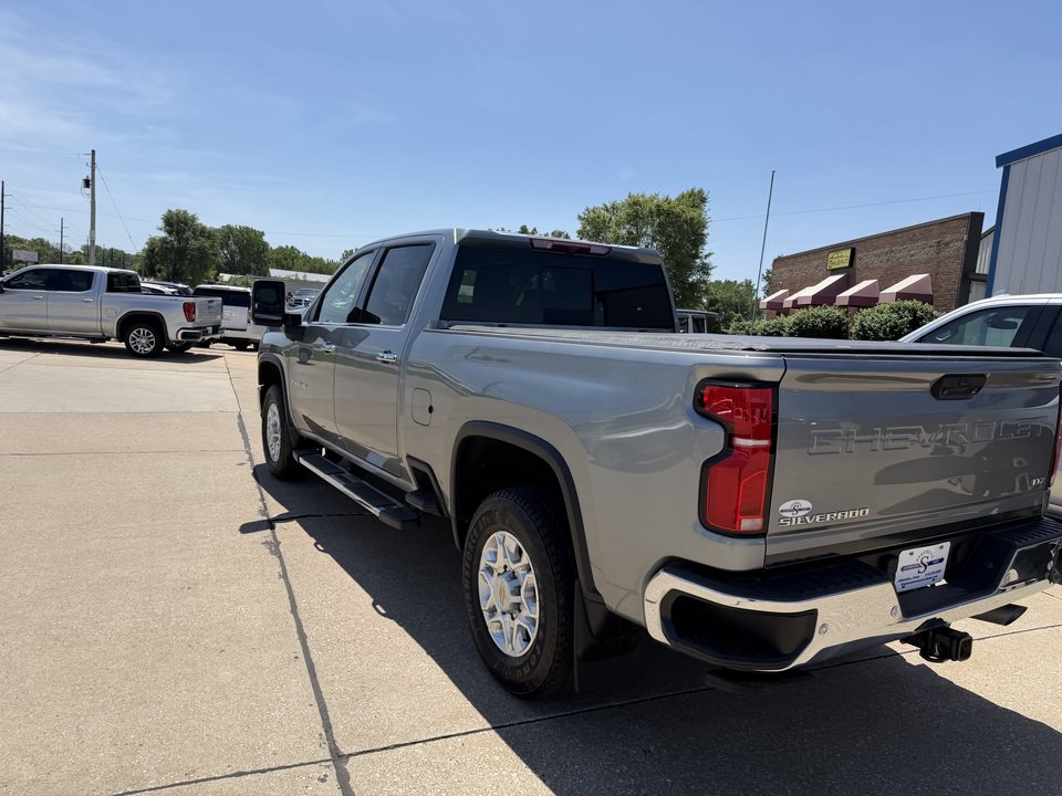 Used 2024 Chevrolet Silverado 2500 LTZ w/ LTZ Plus Package AWD/4WD image 7