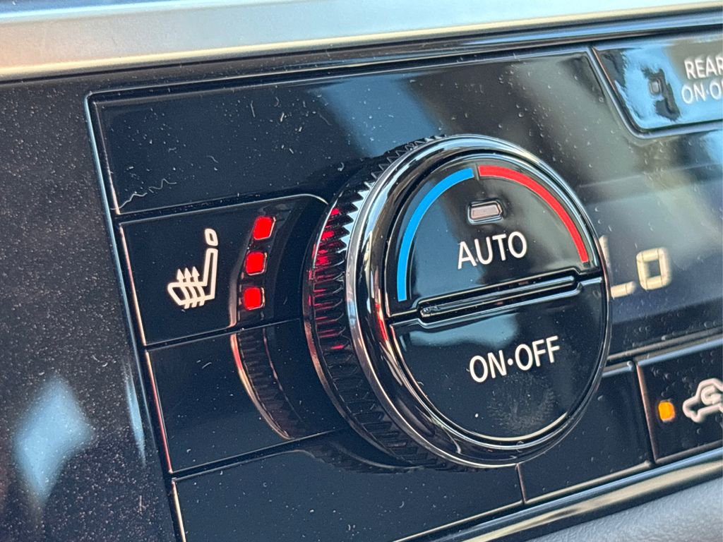 New 2025 Nissan Pathfinder SV w/ Black Appearance Package image 33