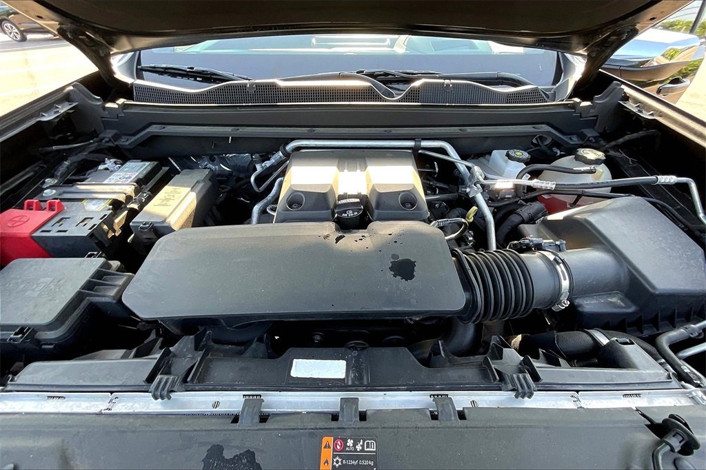 Used 2023 GMC Canyon Denali image 9