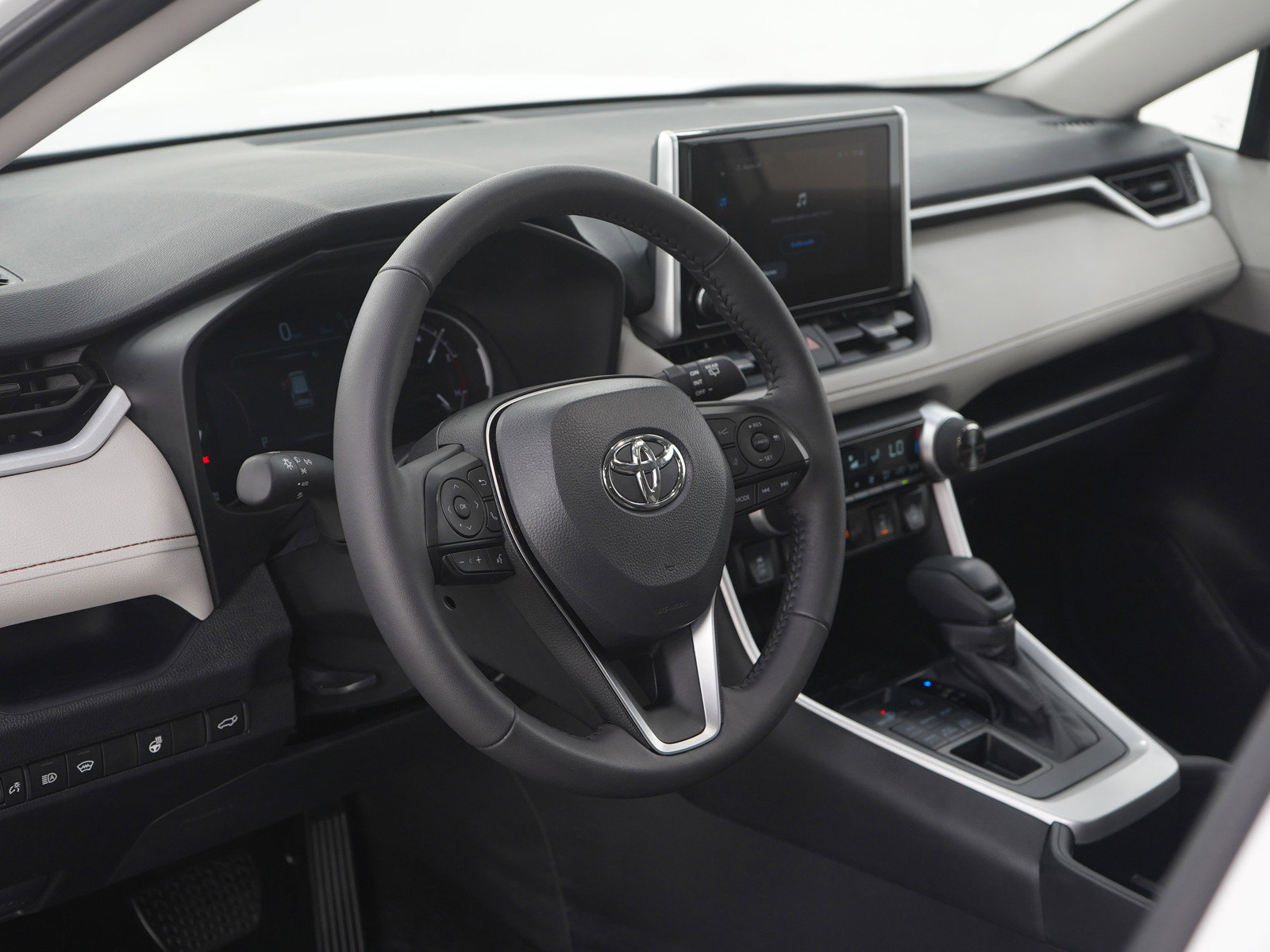 Used 2025 Toyota RAV4 XLE w/ Convenience Package AWD/4WD image 23