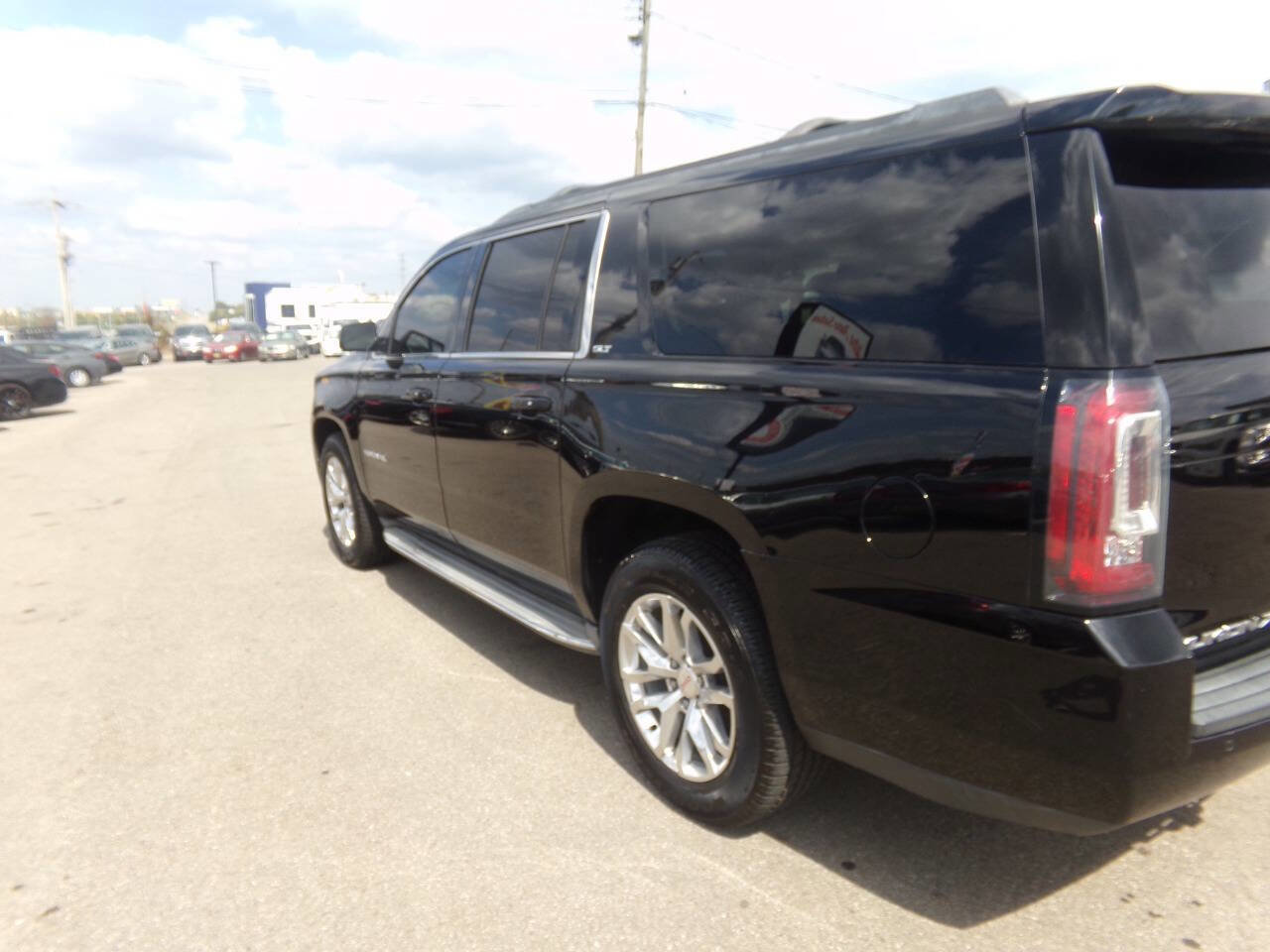 Used 2015 GMC Yukon XL SLT w/ Open Road Package image 44