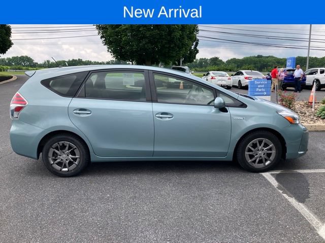 Used 2017 Toyota Prius V Two w/ Carpet Mat Package FWD image 2