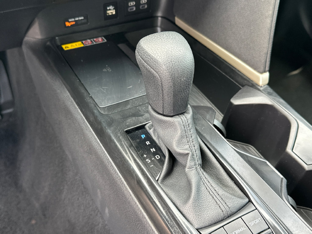 Used 2025 Toyota Camry LE FWD image 30