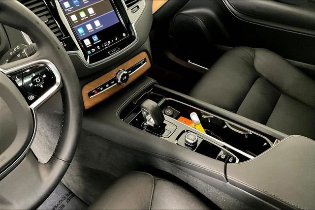 Used 2024 Volvo XC90 B5 Plus image 17