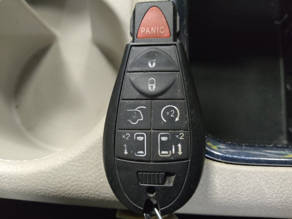 Used 2017 Dodge Grand Caravan SXT image 32