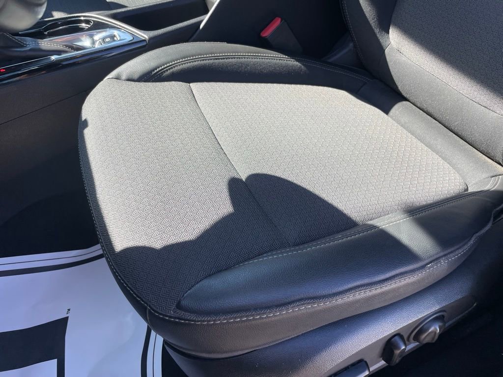 Used 2022 Buick Encore GX Select image 21