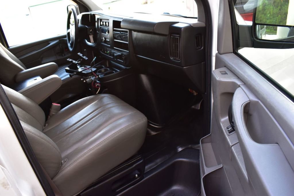 Used 2014 Chevrolet Express 2500 image 16
