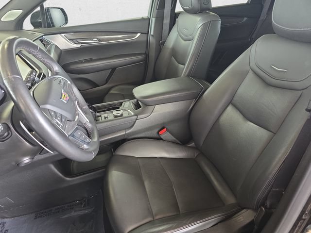 Certified 2024 Cadillac XT5 Sportv w/ LPO, Floor Liner Package AWD/4WD image 15