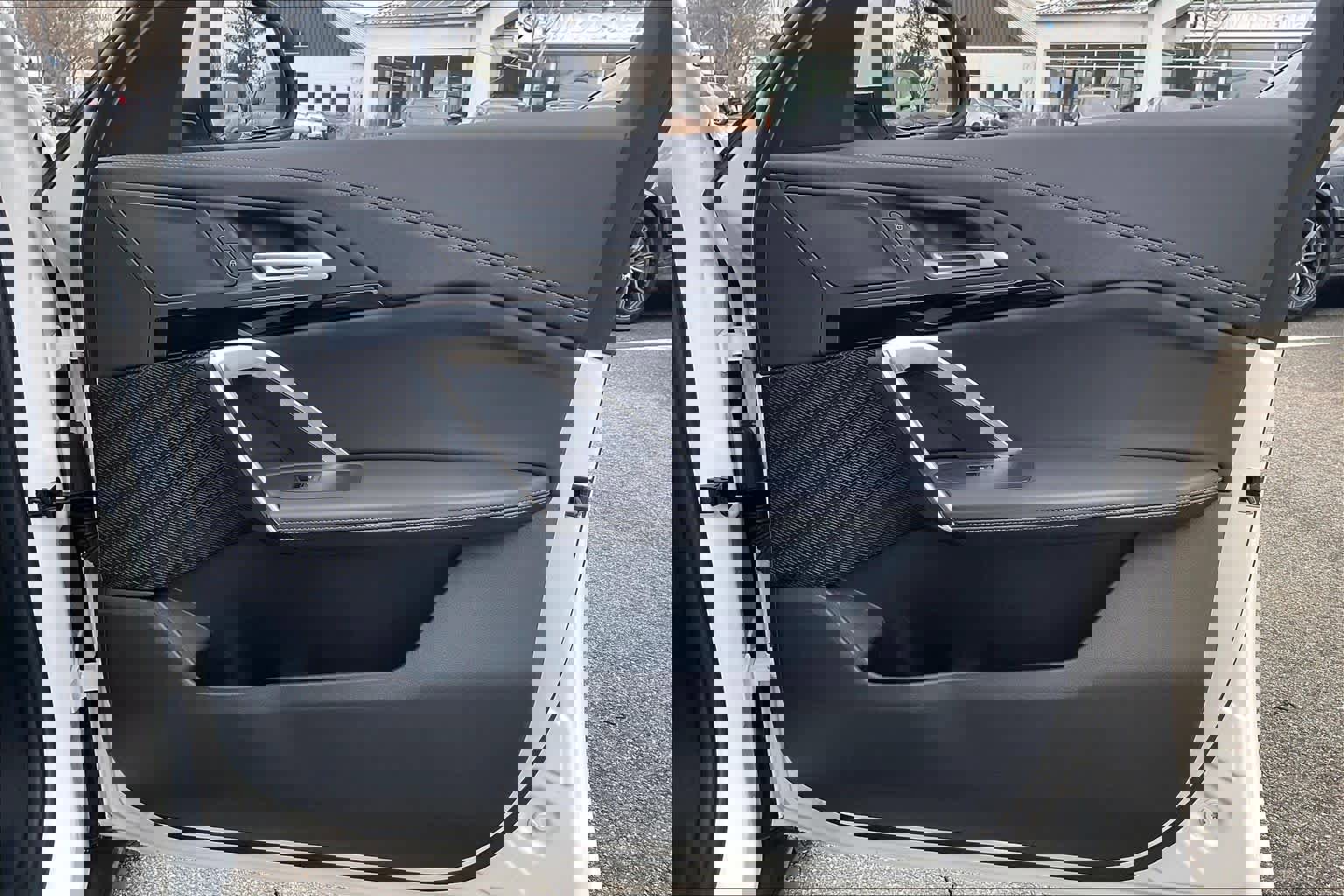 Used 2025 BMW X2 xDrive28i image 22