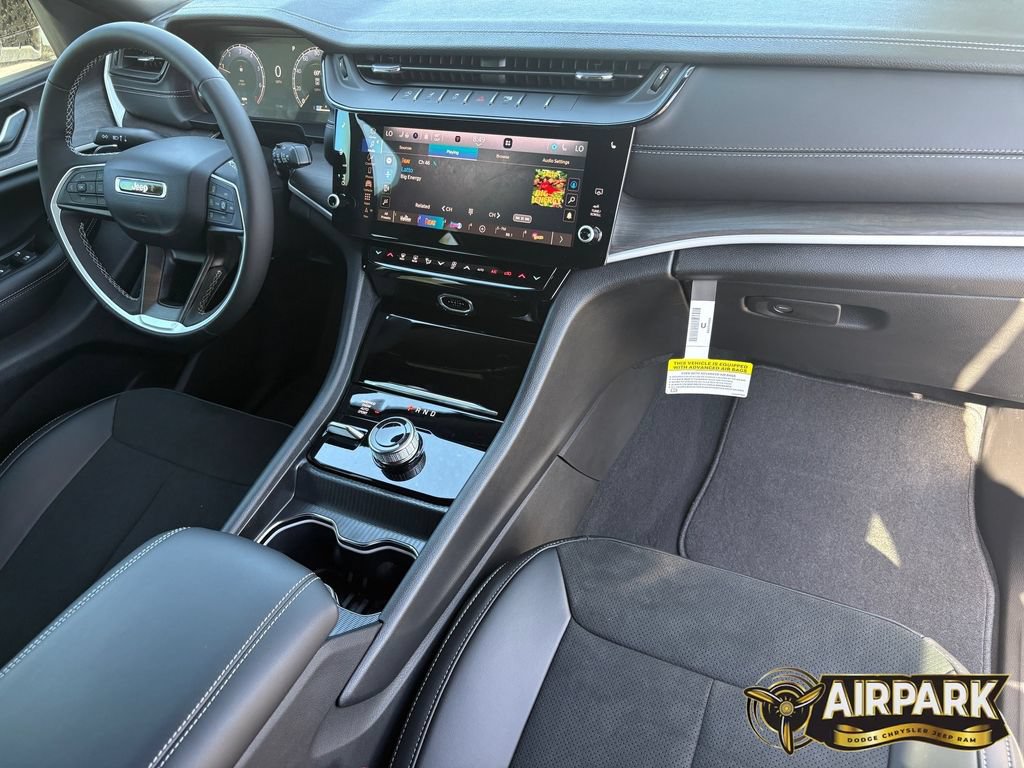 New 2026 Jeep Grand Cherokee Altitude AWD/4WD image 10
