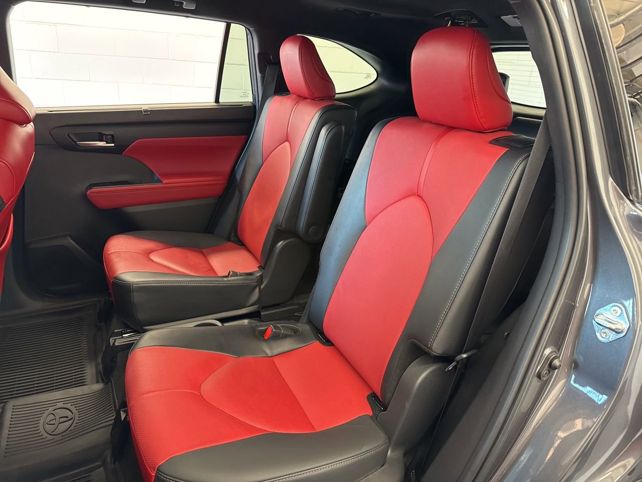 Used 2025 Toyota Highlander XSE image 39