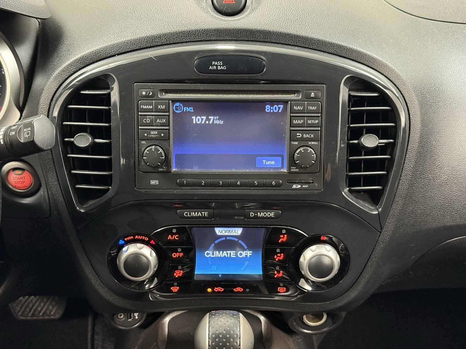 Used 2011 Nissan Juke SV w/ Interior Illumination Pkg image 20