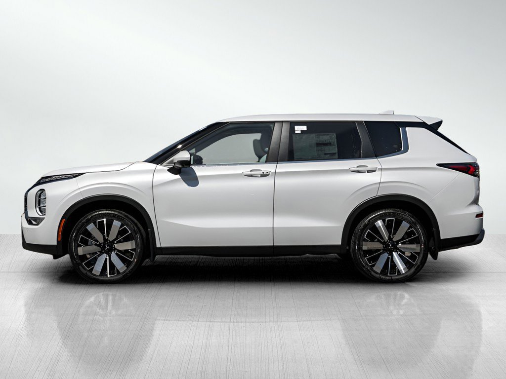 New 2026 Mitsubishi Outlander SE image 4