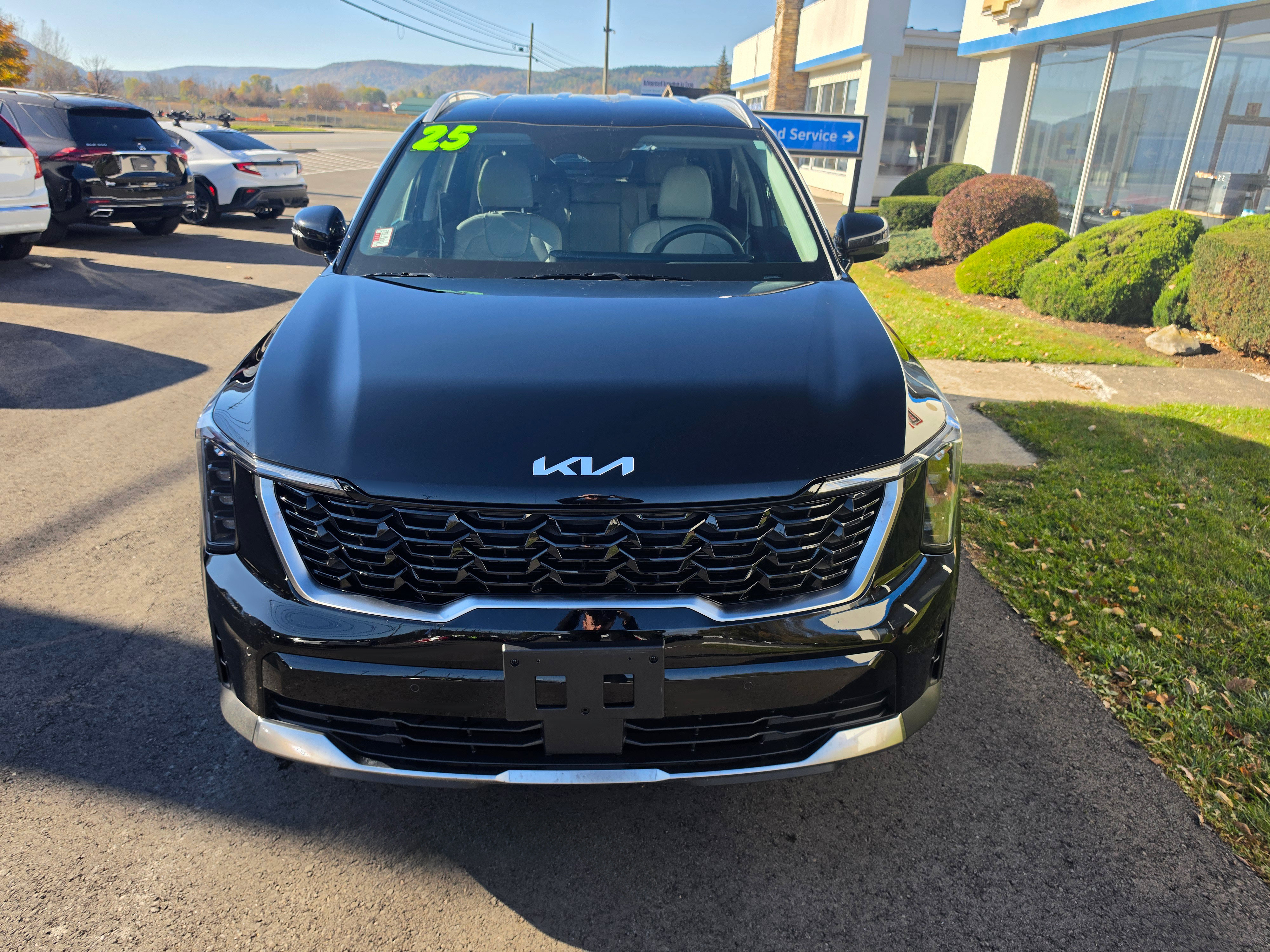 Used 2025 Kia Sorento S AWD/4WD image 9
