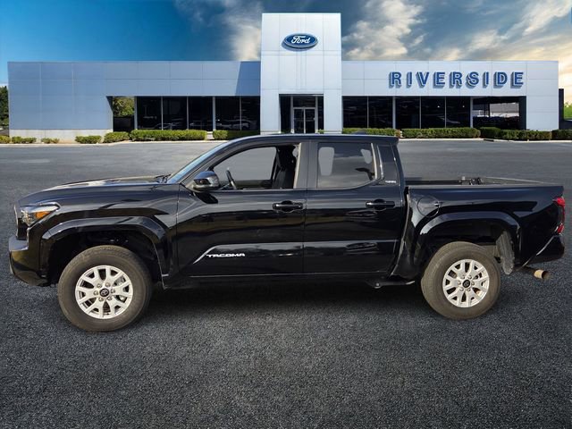 Used 2024 Toyota Tacoma SR5 AWD/4WD image 4