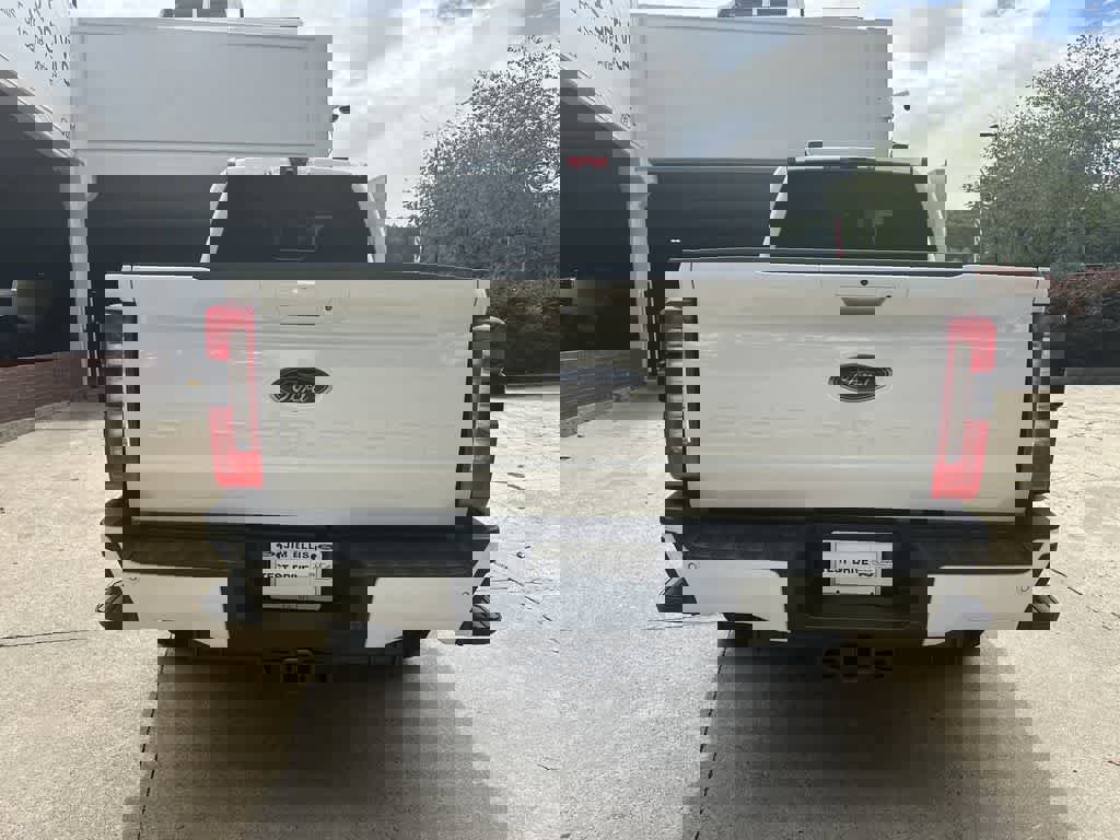 Used 2024 Ford F250 Lariat w/ Black Appearance Package image 11