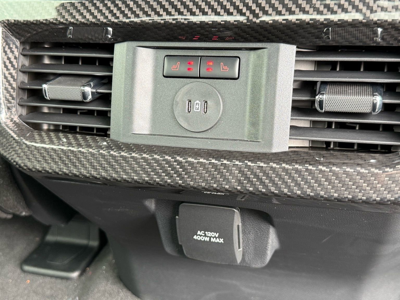 New 2026 Ford F250 Lariat w/ Black Appearance Package image 19