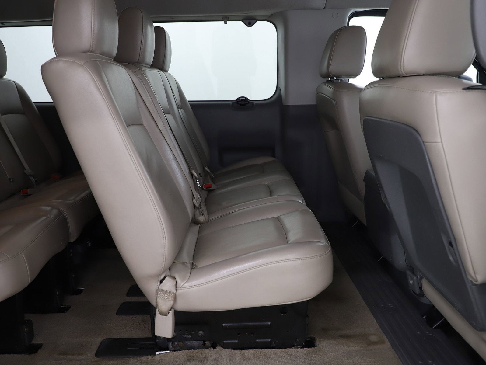 Used 2020 Nissan NV 3500 SL image 14