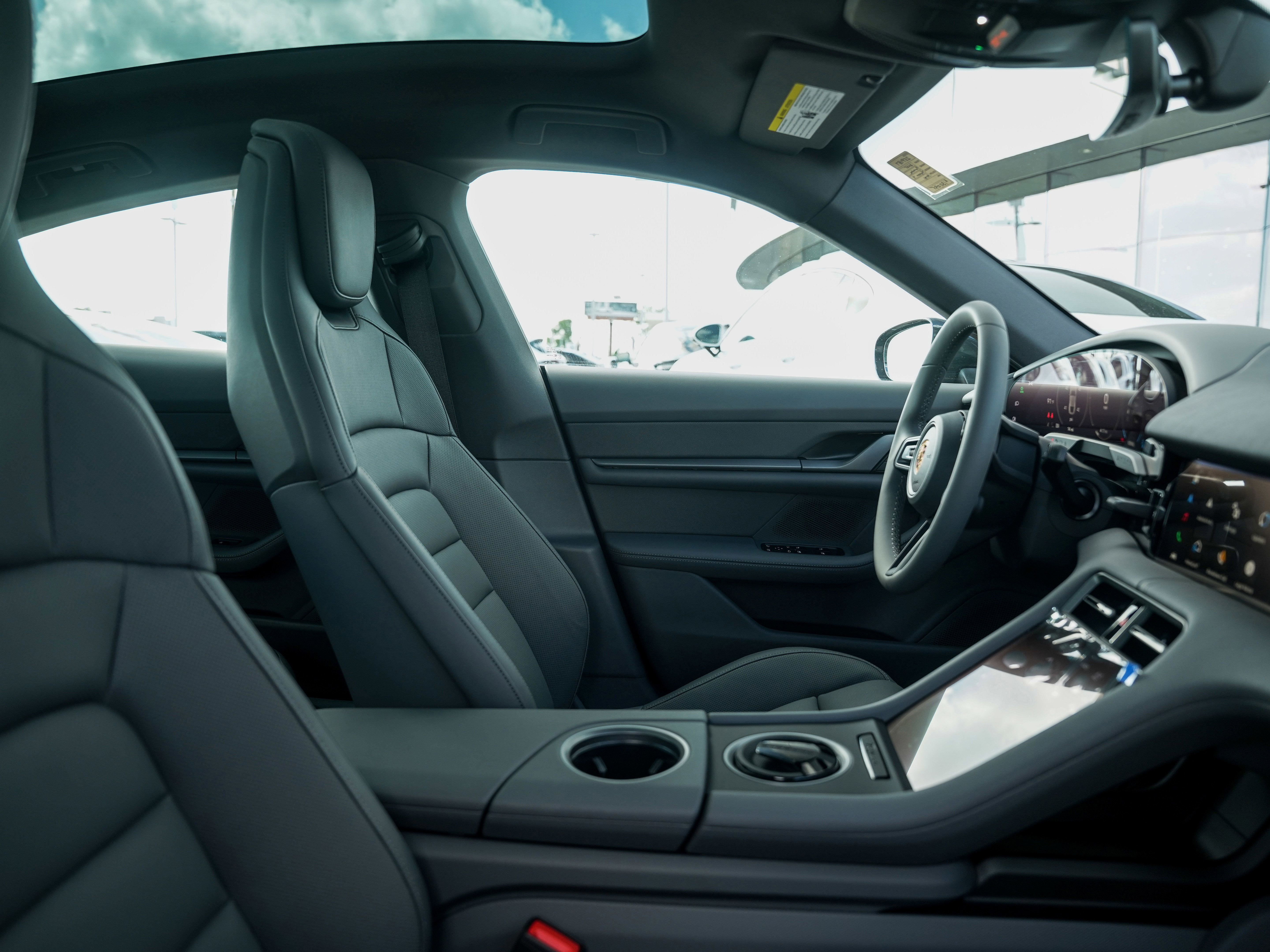 New 2025 Porsche Taycan 4 image 31