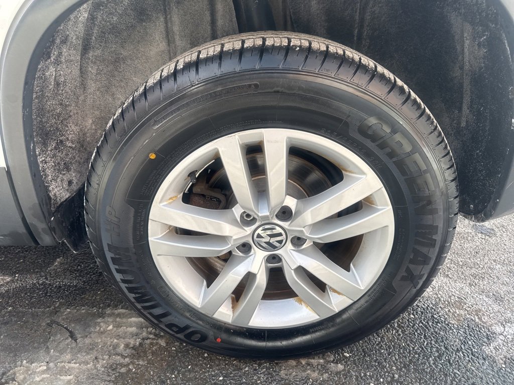 Used 2017 Volkswagen Tiguan Limited image 11