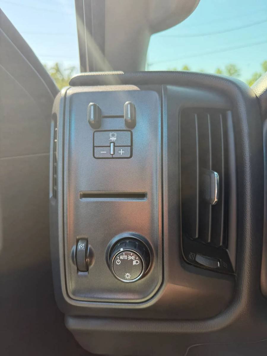 Used 2019 Chevrolet Silverado 2500 W/T AWD/4WD image 23