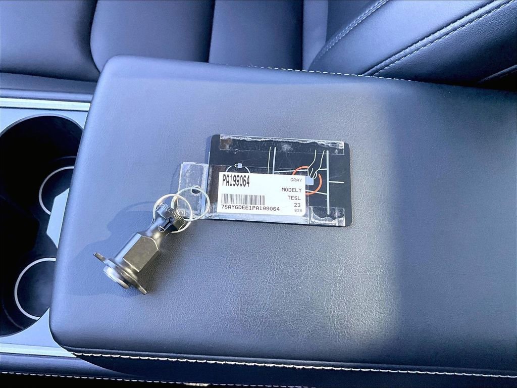 Used 2023 Tesla Model Y Long Range image 25