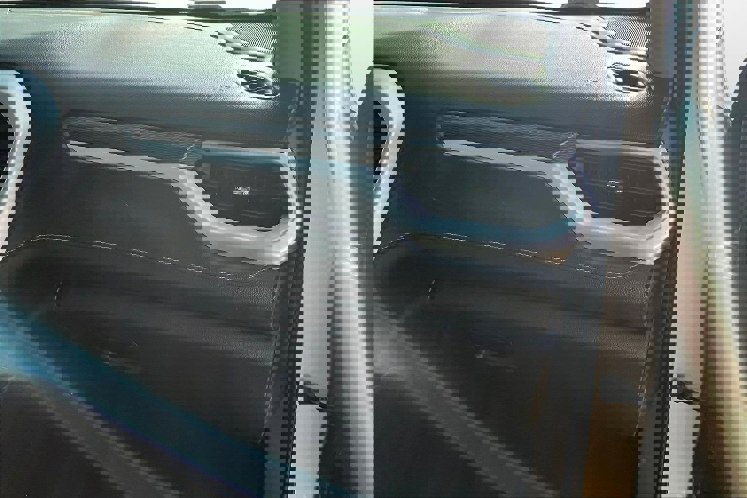 Used 2018 GMC Acadia SLT image 22