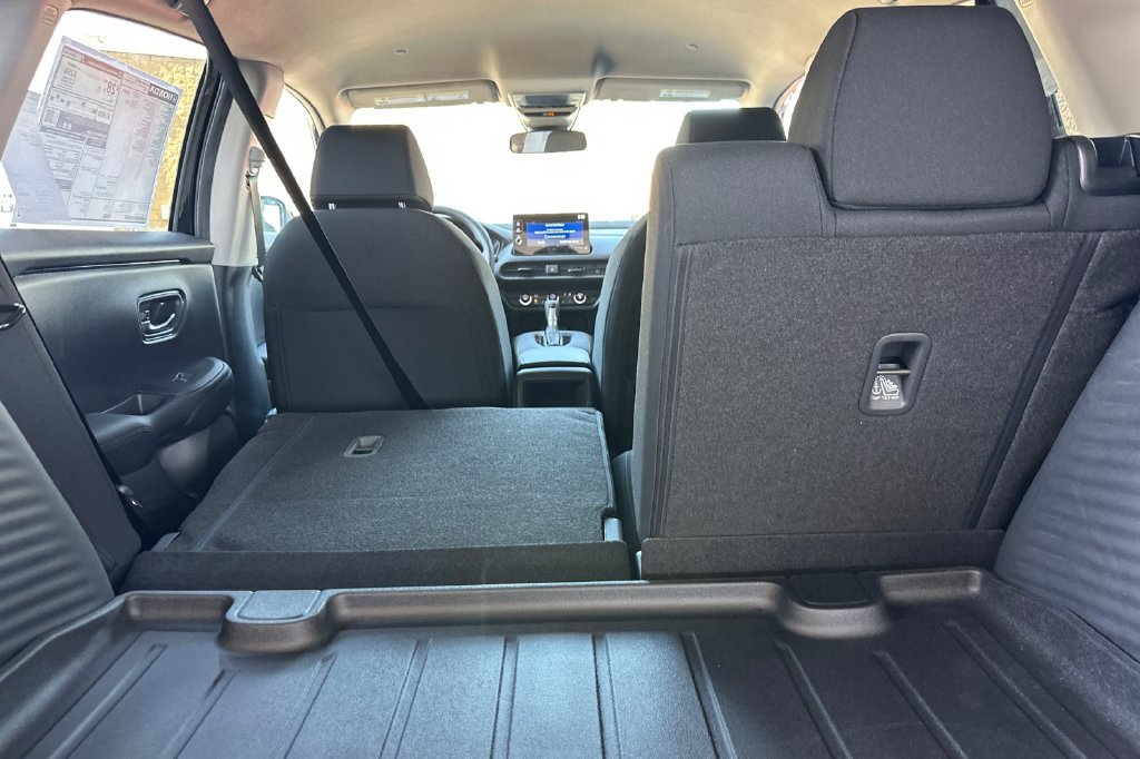 New 2027 Honda HR-V LX image 16
