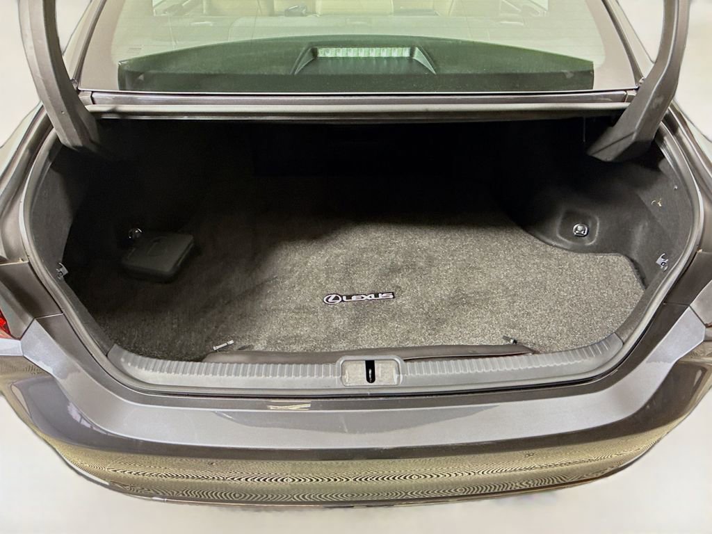 Certified 2025 Lexus ES 300h w/ Premium Package image 27