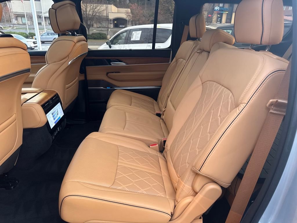 Used 2024 Jeep Grand Wagoneer Series III w/ Flexible Seating Group image 24