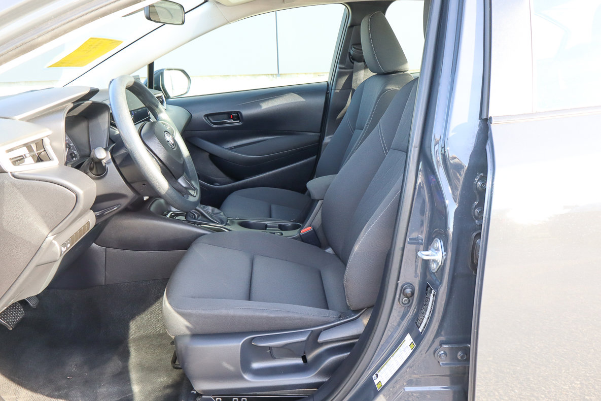 Used 2025 Toyota Corolla LE FWD image 7