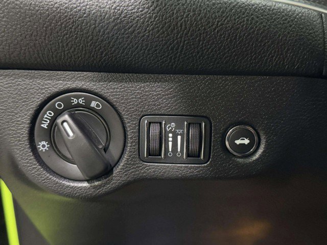 Used 2015 Dodge Challenger SRT Hellcat image 20