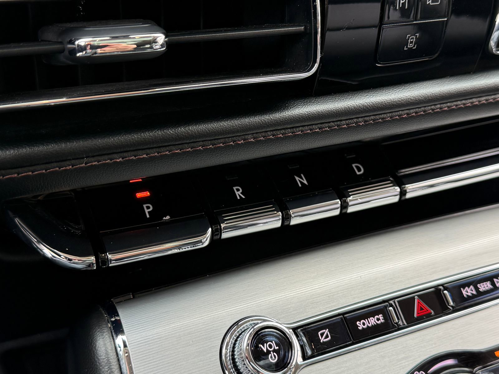 Certified 2023 Lincoln Aviator AWD w/ Premium Package image 32