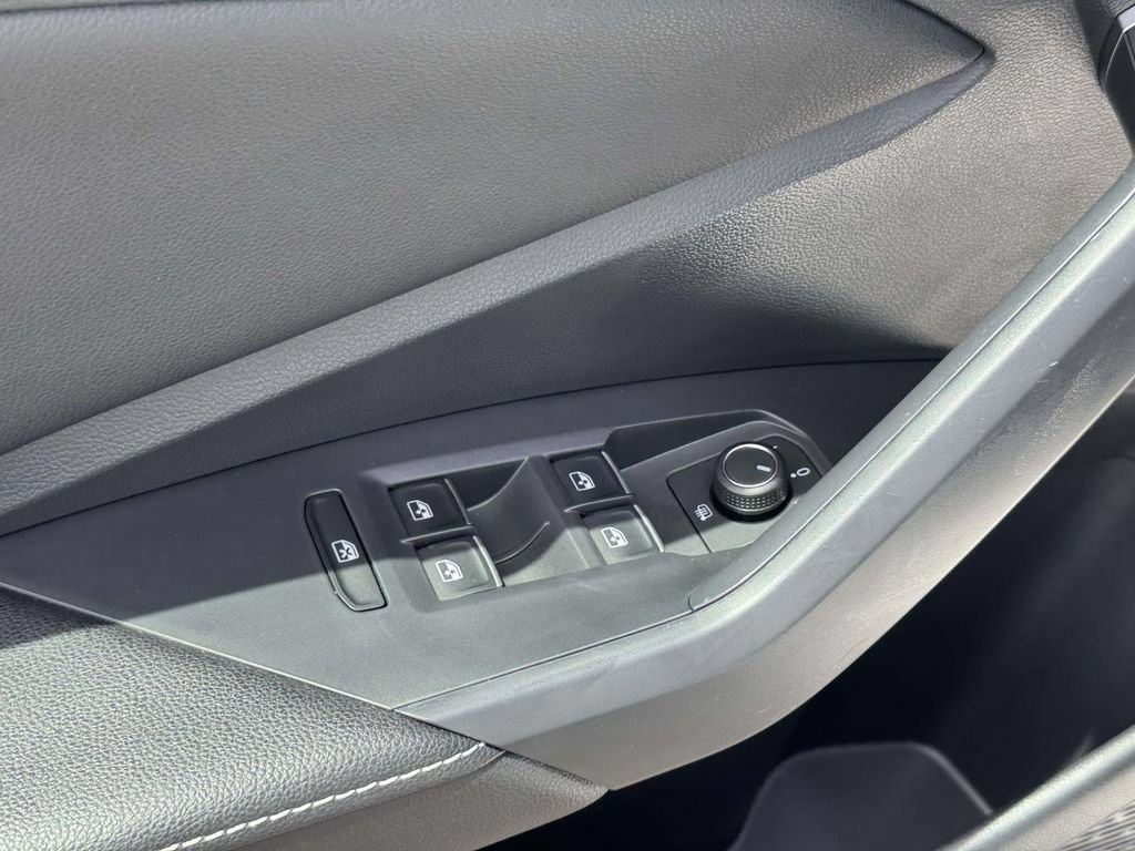 Used 2023 Volkswagen Jetta SE FWD image 16