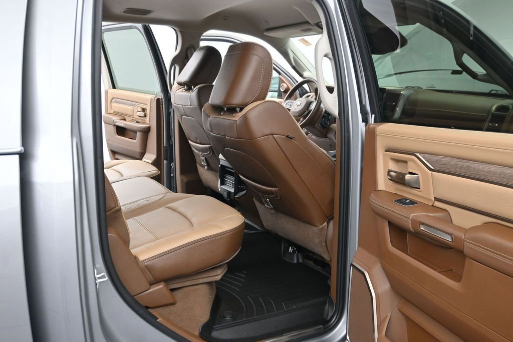 Used 2023 RAM 3500 Limited AWD/4WD image 11