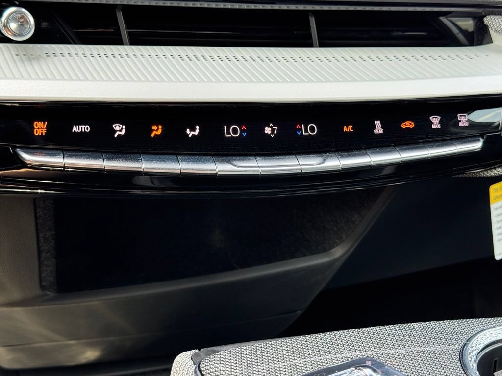Certified 2025 Cadillac Optiq Sport 2 w/ LPO, Floor Liner Package AWD/4WD image 30