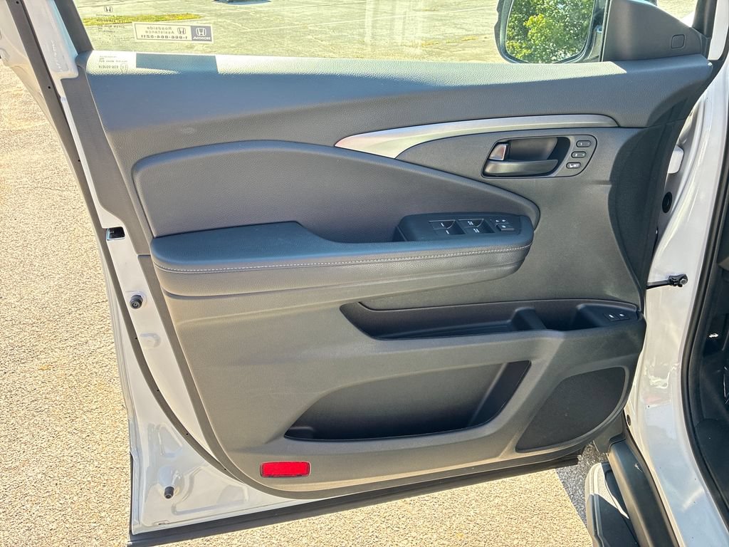 Certified 2023 Honda Passport EX-L image 12